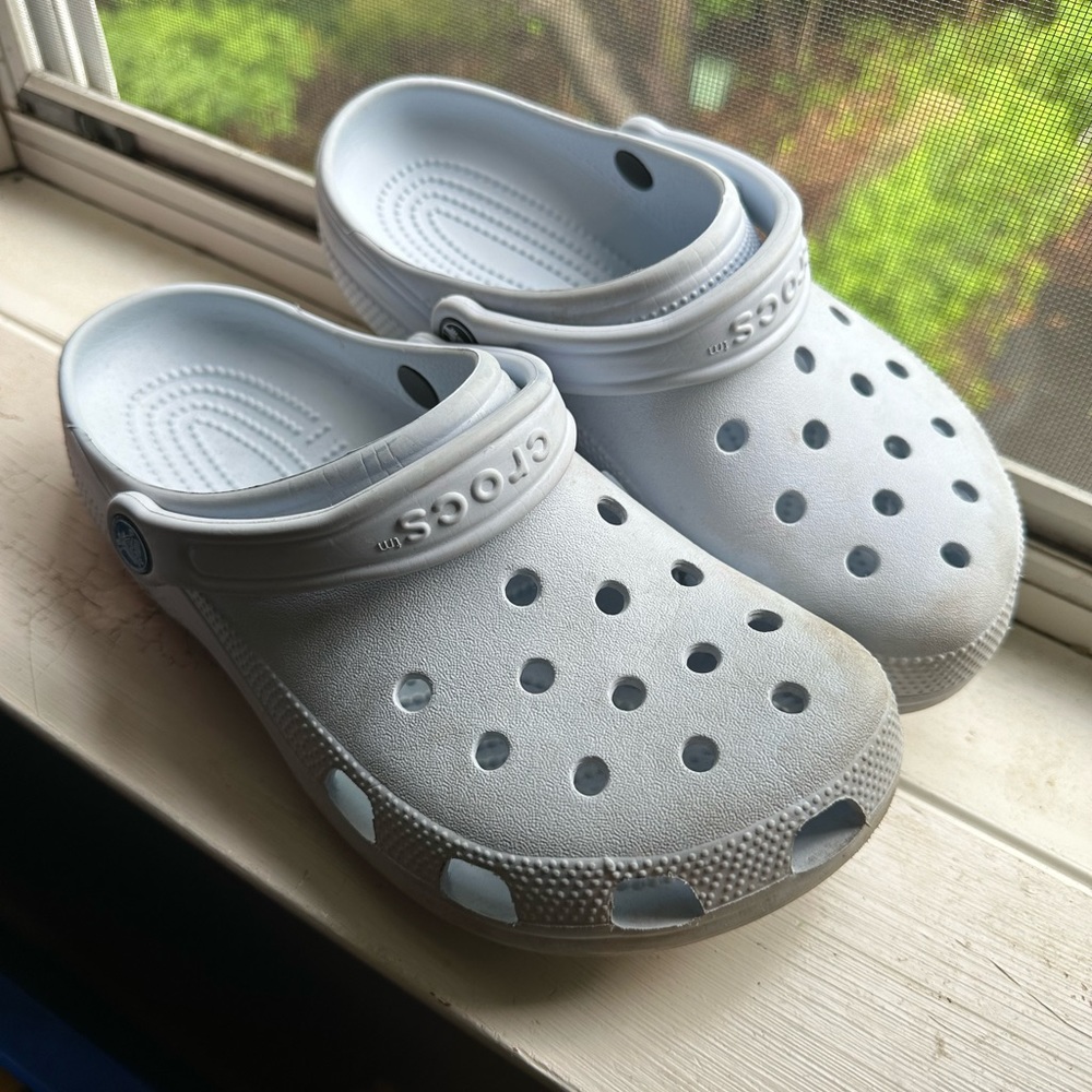 Crocs. Light blue, women’s 8
